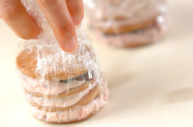 イチゴジャムチーズサンドアイスの作り方の手順3