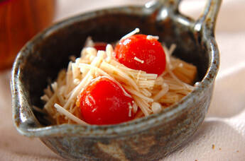 エノキとトマトのサラダ