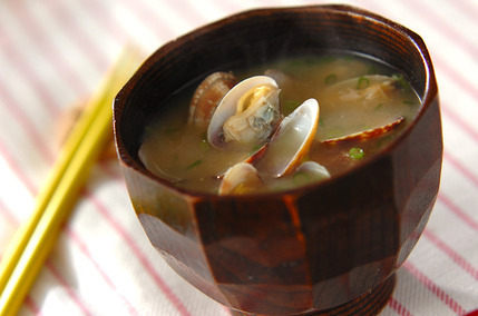 アサリのシンプルみそ汁