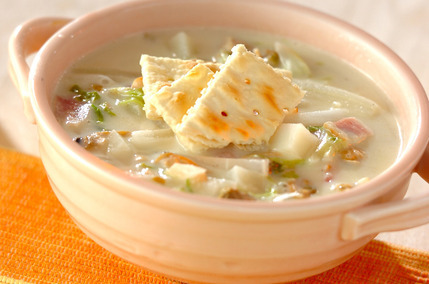 具だくさんのクラムチャウダー