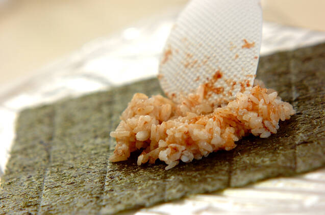 カマンベールチーズとニンジンのおにぎらずの作り方の手順2