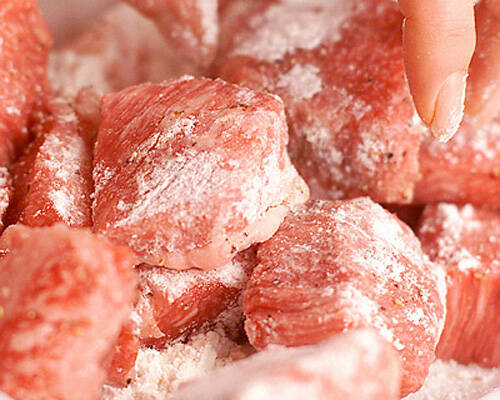 ビーフとマッシュルームのカレーの作り方の手順1