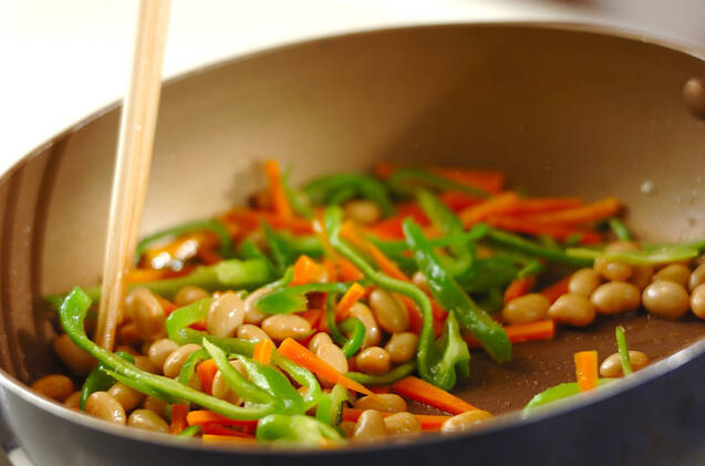 ニンジンと大豆のゴマ和えの作り方の手順4