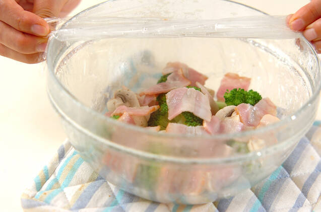 マッシュルームとブロッコリーのチーズ和えの作り方の手順4