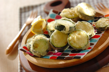 ジューシー！ズッキーニのチーズフリッター