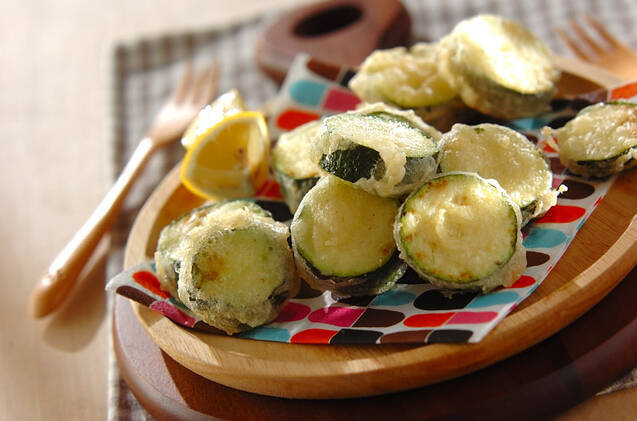 ジューシー！ズッキーニのチーズフリッター