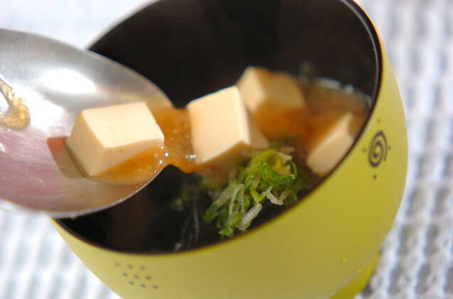 ワカメと糸寒天のみそ汁の作り方の手順4