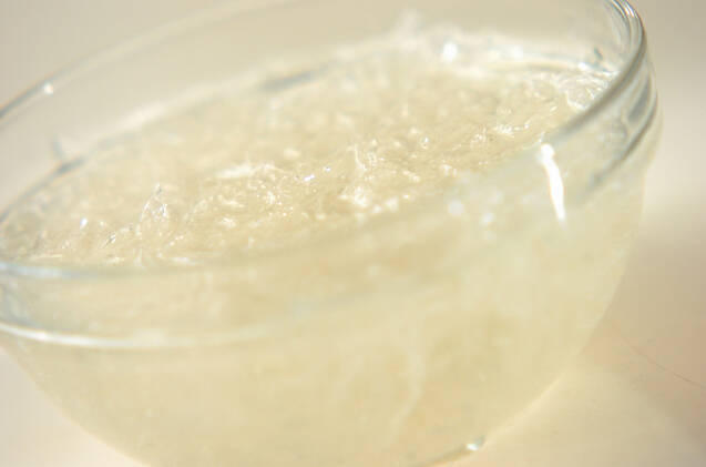 ワカメと糸寒天のみそ汁の作り方の手順2