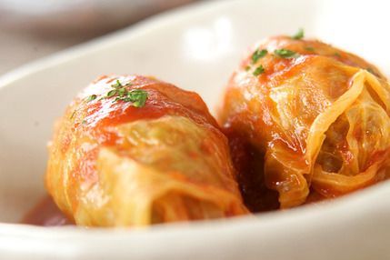 トマトソースのやわらかロールキャベツ