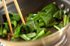 小松菜とザーサイの炒めものの作り方の手順3
