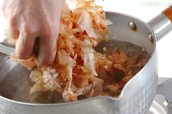 基本のだし汁の作り方1