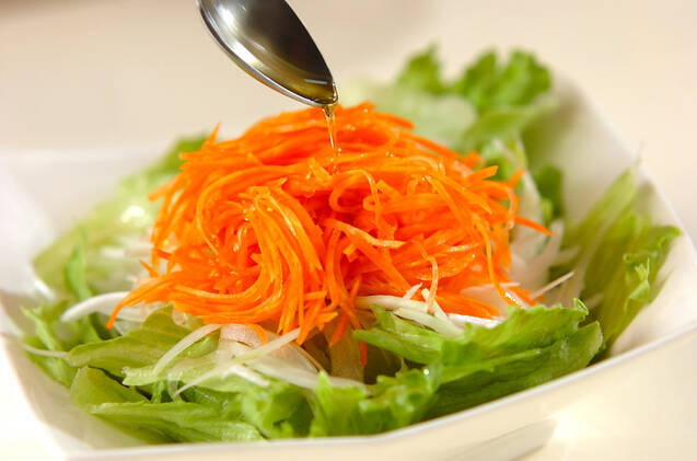 ニンジンと玉ネギのサラダの作り方の手順4