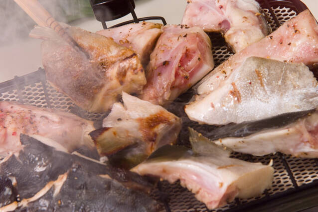 魚アラの香ばし焼きの作り方の手順3