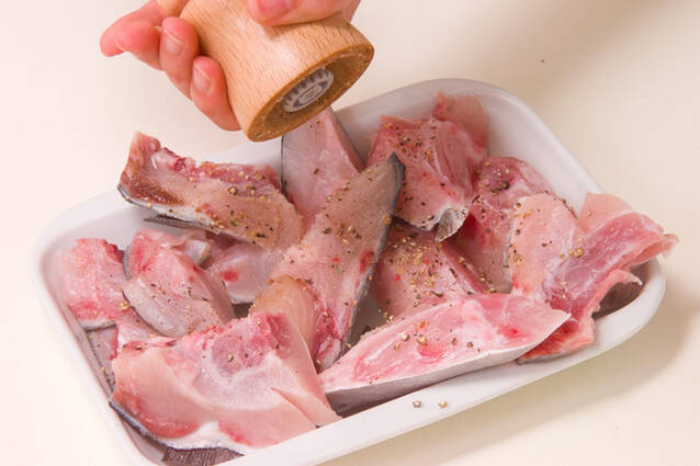 魚アラの香ばし焼きの作り方の手順1