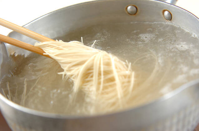 エスニック風素麺チャンプルーの作り方の手順1