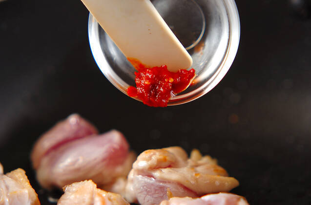 カボチャと鶏肉のピリ辛炒めの作り方の手順3