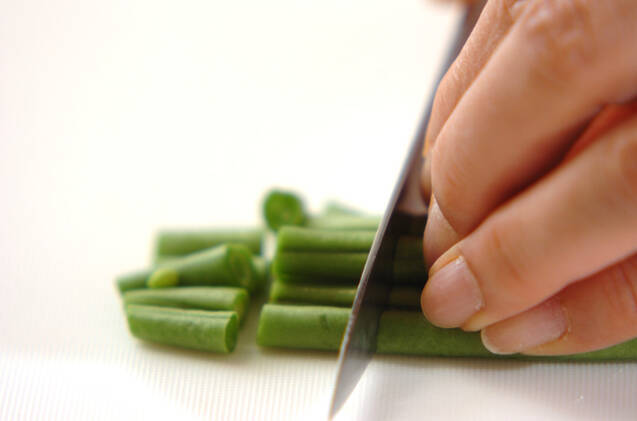 ピーナッツとインゲンの青のり炒めの作り方の手順1