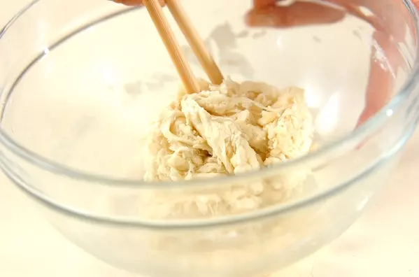 コーンとソーセージのピザの作り方1