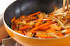 フライパンでお手軽簡単！基本のきんぴらゴボウの作り方の手順3