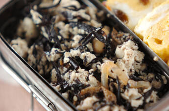 ヒジキ入りそぼろ豆腐