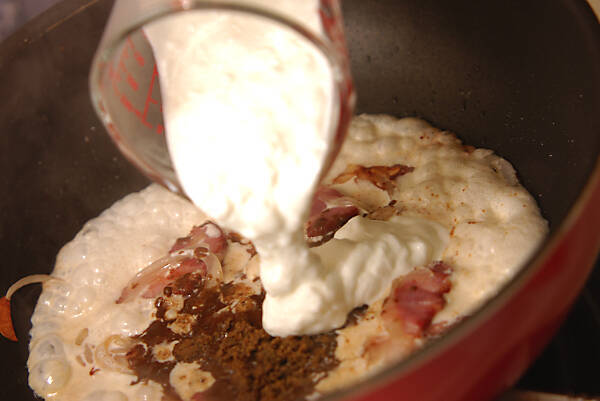 フィットチーネ・ヨーグルトカレーソースの作り方の手順2