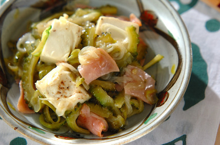 ゴーヤと豆腐の炒め物