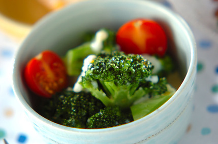 ブロッコリーの温玉サラダ