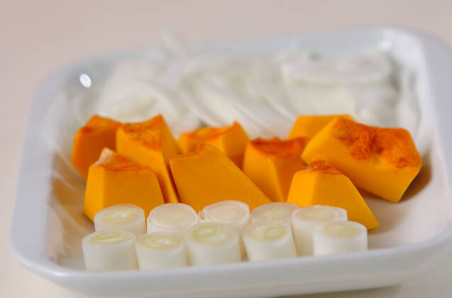 カボチャのみそ汁の作り方の手順1