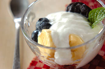 プルーン入りヨーグルト