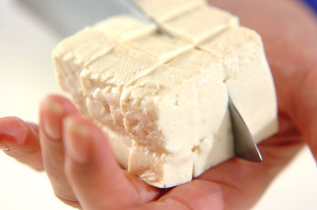 豆腐ととろろ昆布のお吸い物の作り方の手順1