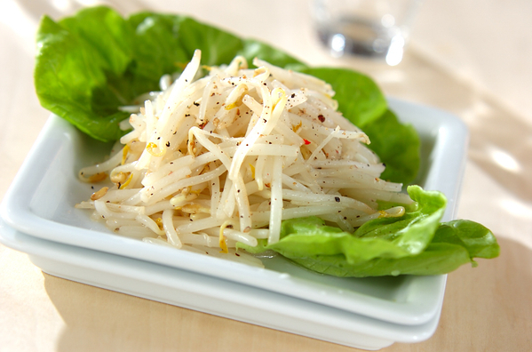 8. もやしのガーリック炒め