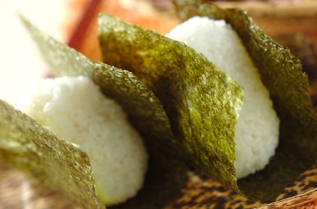 フキのおにぎり