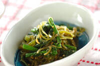 ホウレン草と茎ワカメのゴマ和え