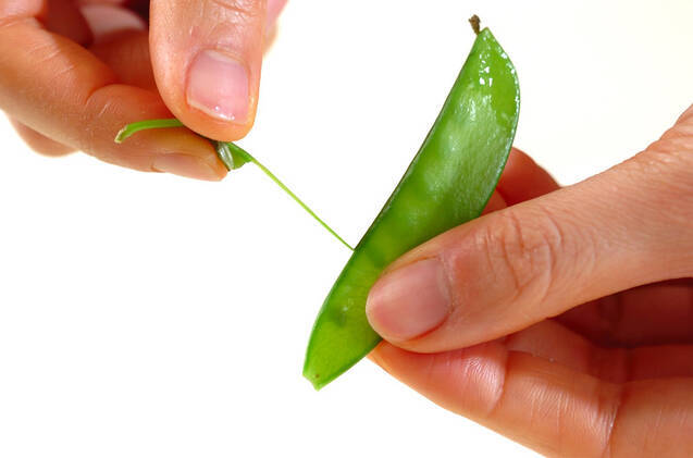 キヌサヤのシラス和えの作り方の手順1