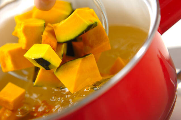 カボチャのみそ汁の作り方の手順4