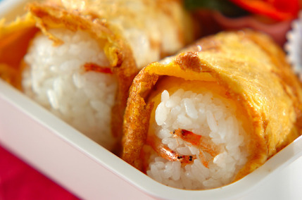 桜エビむすびの卵巻き