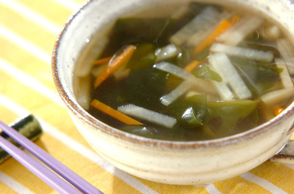 塩ワカメのスープ