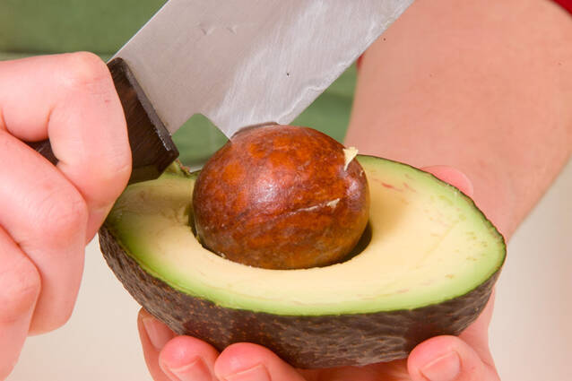 マグロアボカドの山かけの作り方の手順1