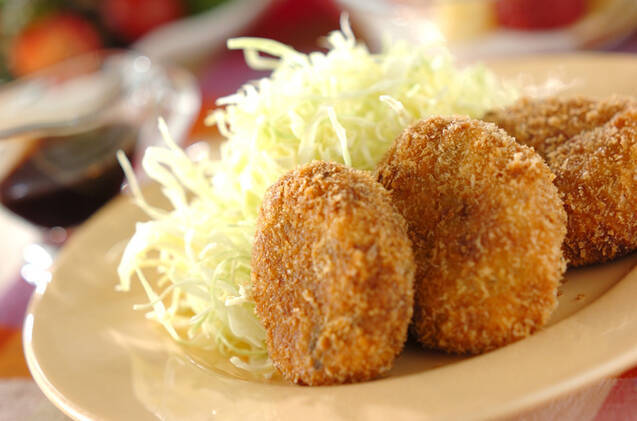 たっぷりキノコ入りコロッケ