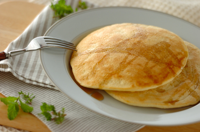ふわふわアーモンドミルクパンケーキ レシピ 作り方 E レシピ 料理のプロが作る簡単レシピ