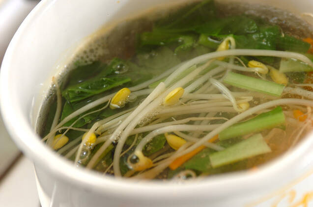 小松菜と豆モヤシの和え物の作り方の手順1