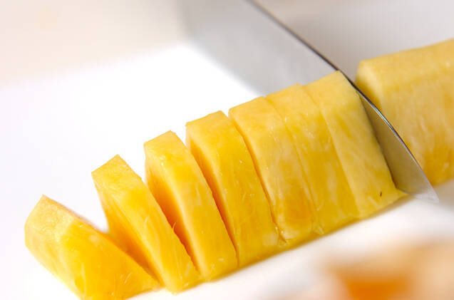 焼きパイン・チョコがけの作り方の手順1