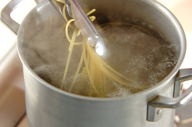 調味料2つ！大葉のバターしょうゆパスタの作り方の手順5