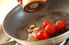 プチトマトとベーコンの炒め物の作り方の手順2