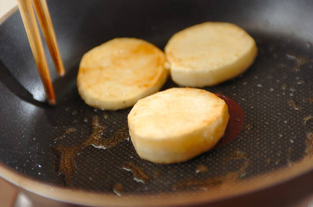 ネギ大和芋バター焼きの作り方の手順1