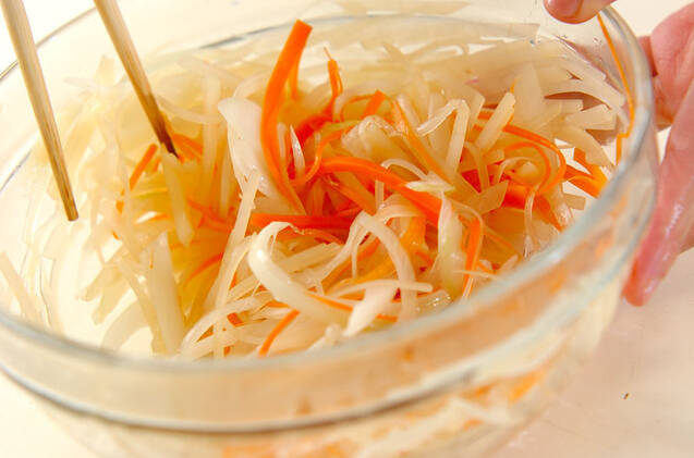 せん切りジャガイモの甘酢和えの作り方の手順5