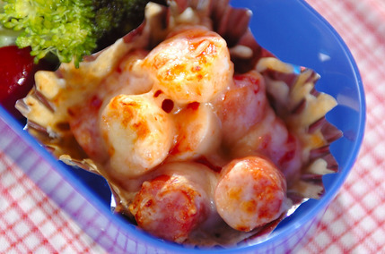 ソーセージと卵のカップ焼き