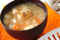 焼き餅のトロトロ白みそ汁