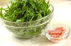 水菜とクルミのサラダの作り方の手順1