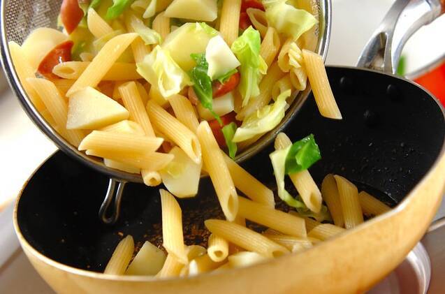 春キャベツとジャガイモのパスタの作り方の手順4